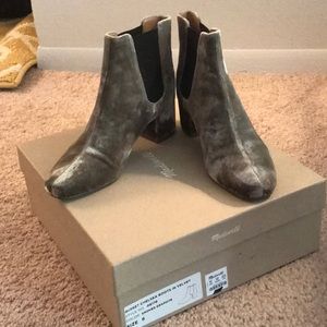Madewell Chelsea boot in grey velvet